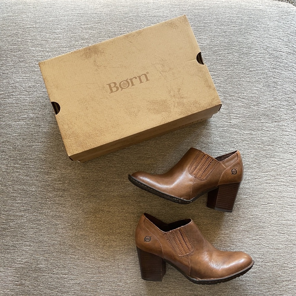 *NWT* Born Breckin Brown Bootie
